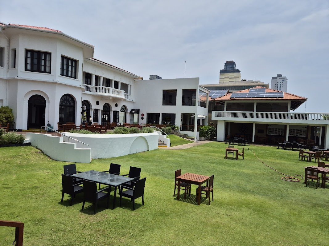 Colombo Swimming Club — Lessons & Family Swimming